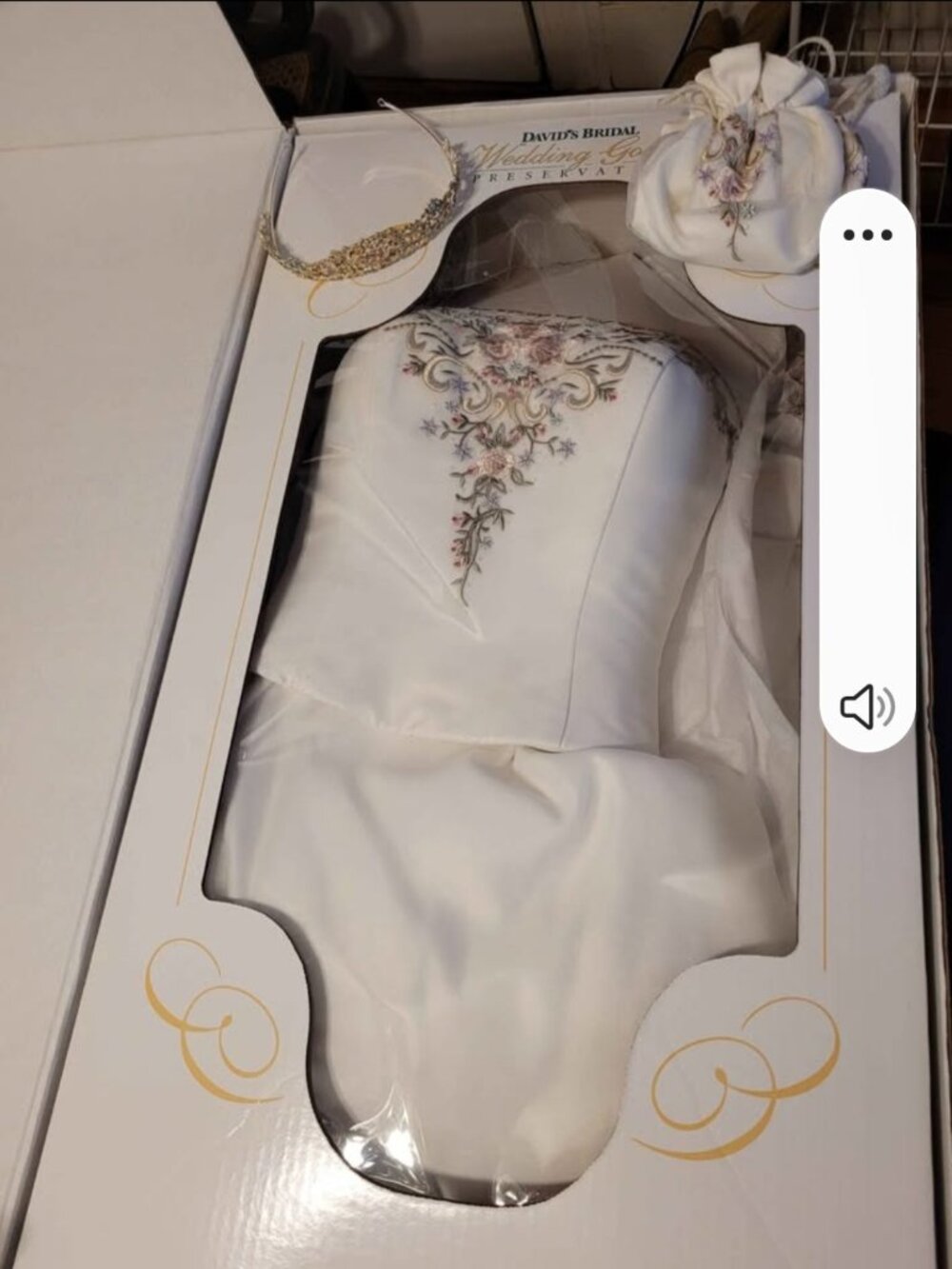 Oleg Cassini Wedding dress w/veil , crown & matching bag - Picture 4 of 6